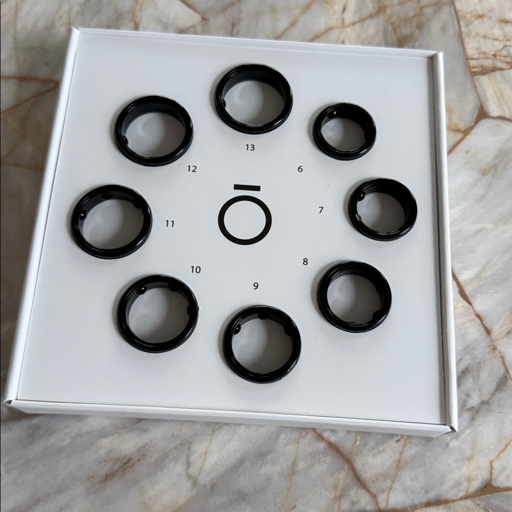 Oura Ring Sizing Set with Black Rings - Picture 4 of 6